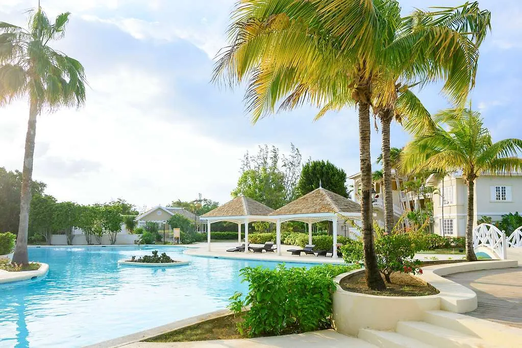 Melia Braco Village トレローニー教区 ホテル